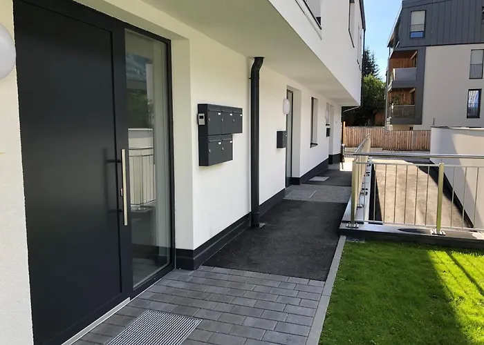 - Neualm Center * Schladming